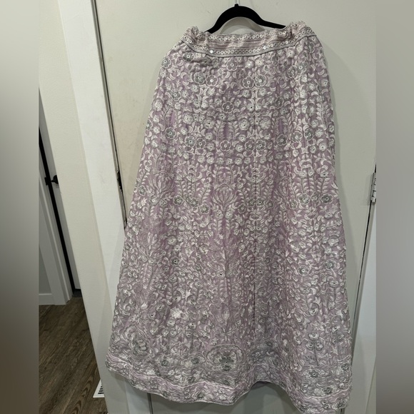 Lavendar lehenga extra length - Picture 5 of 6